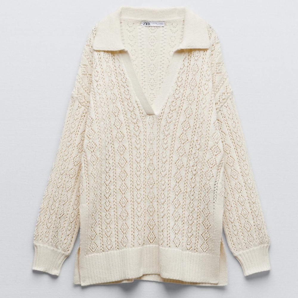 Zara Polo sweater with V-neck lapel collar and long sleeves. Side vents at hem - Picture 1 of 9